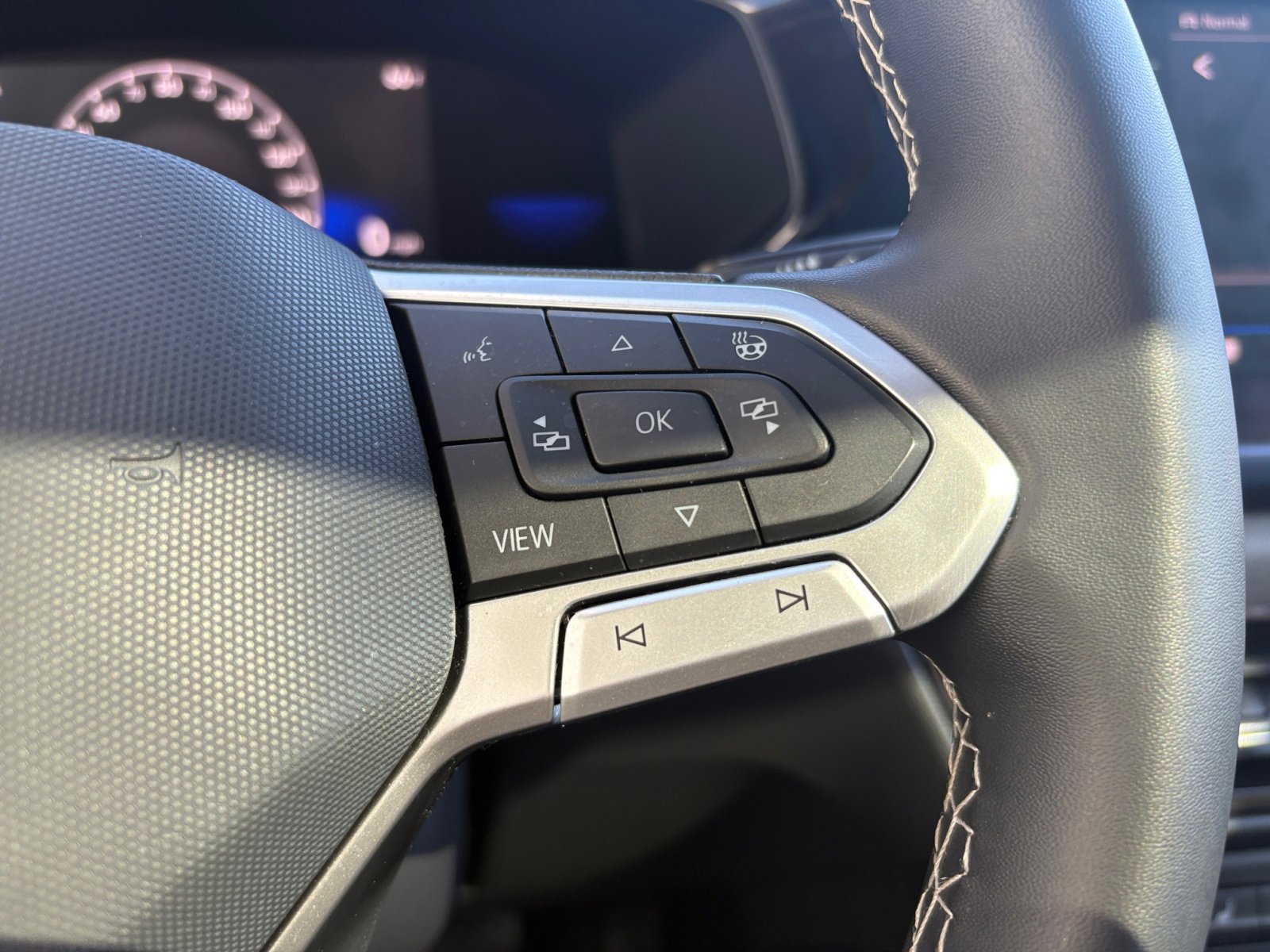 2022 Volkswagen Taos SE photo 11