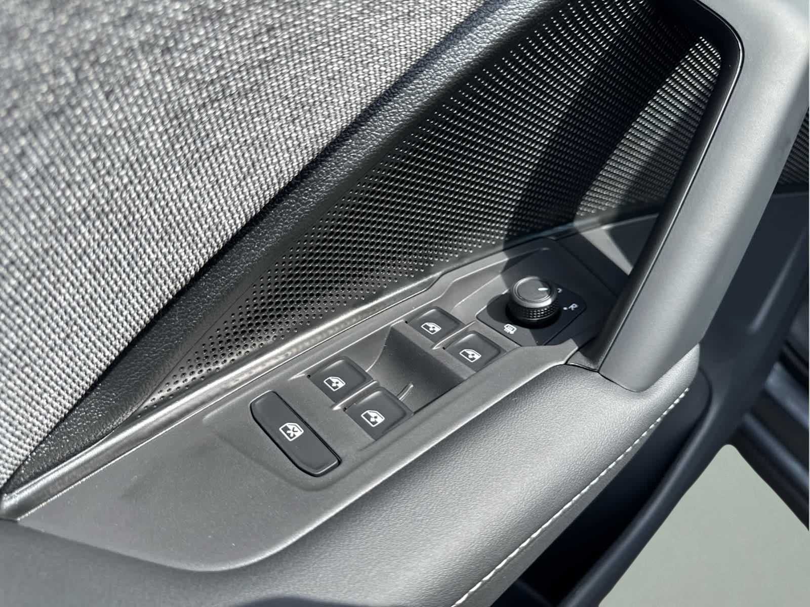 2025 Volkswagen Tiguan S photo 15
