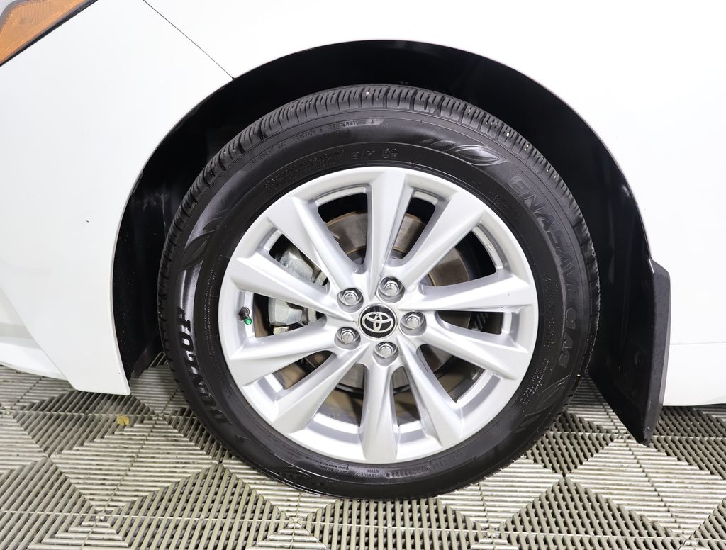 2024 Toyota Corolla XLE LE Premium SE photo 6