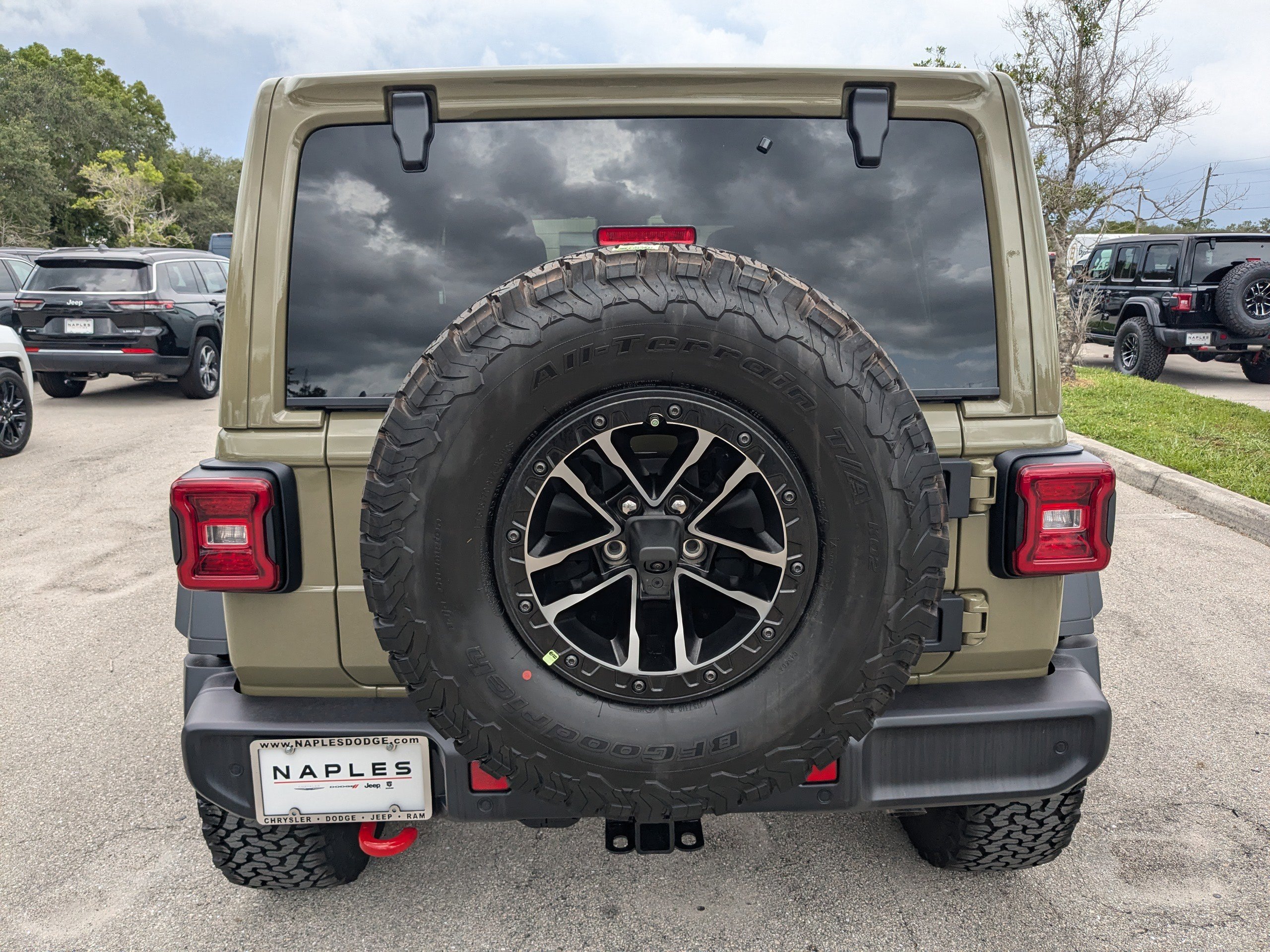 2025 Jeep Wrangler Rubicon photo 5
