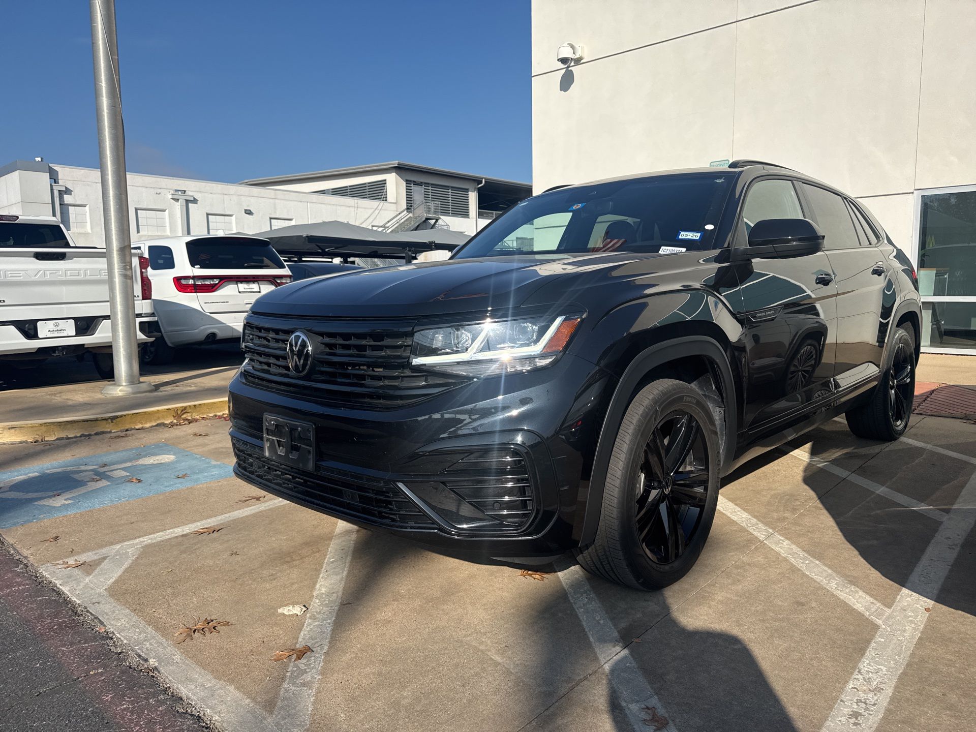2023 Volkswagen Atlas Cross Sport SEL R-Line Black