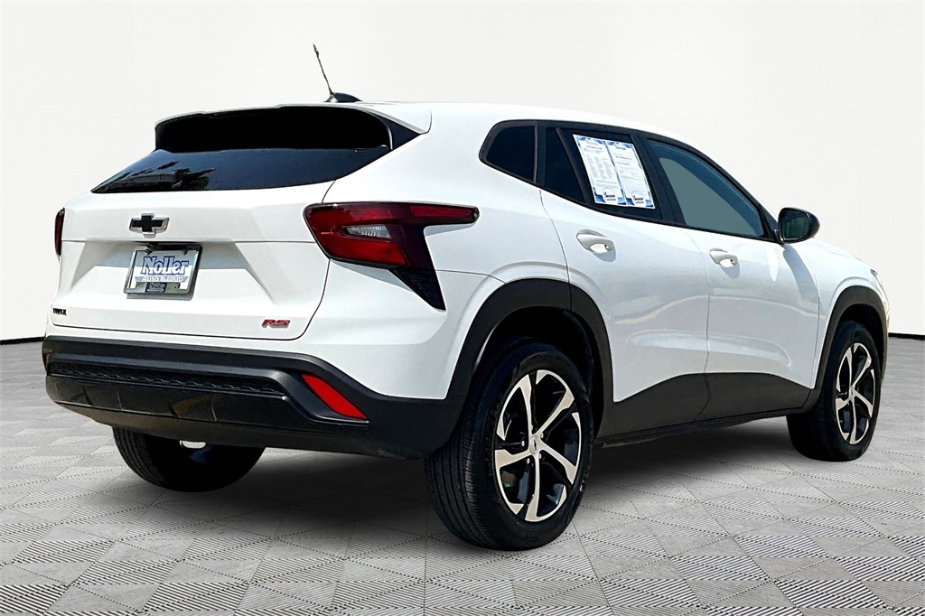 Used 2024 Chevrolet Trax RS with VIN KL77LGE20RC051239 for sale in Kansas City