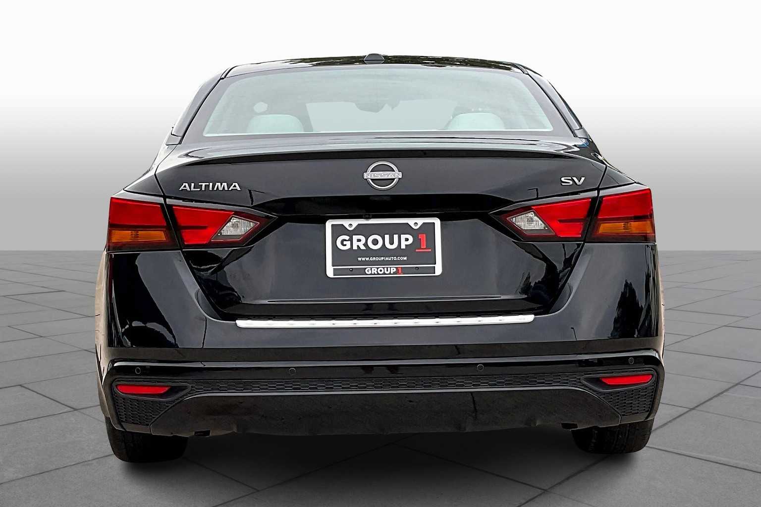 2023 Nissan Altima 2.5 SV photo 3