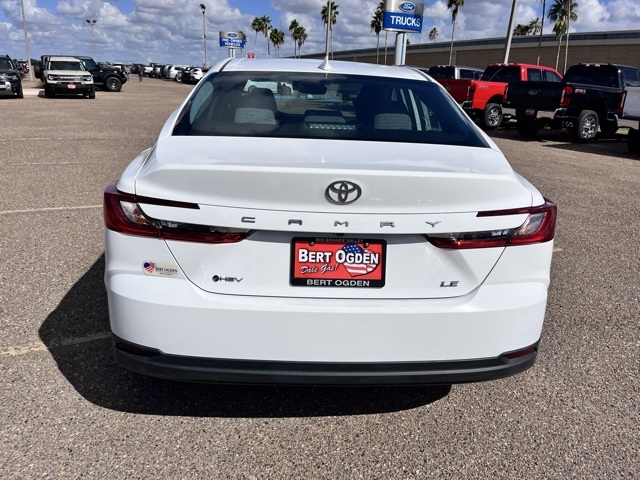 2025 Toyota Camry LE photo 4