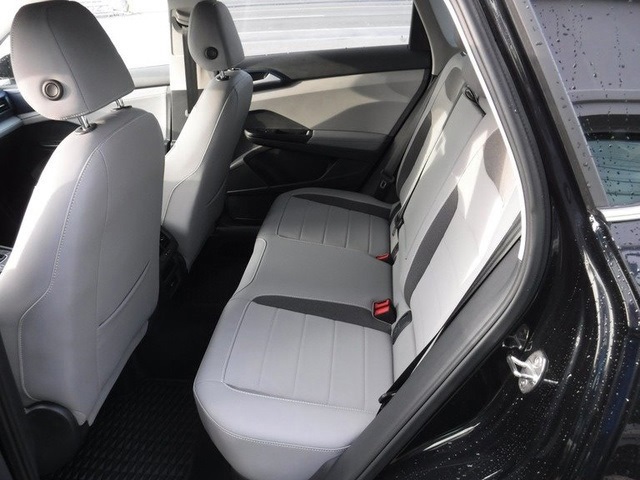 2024 Volkswagen Taos SE photo 25