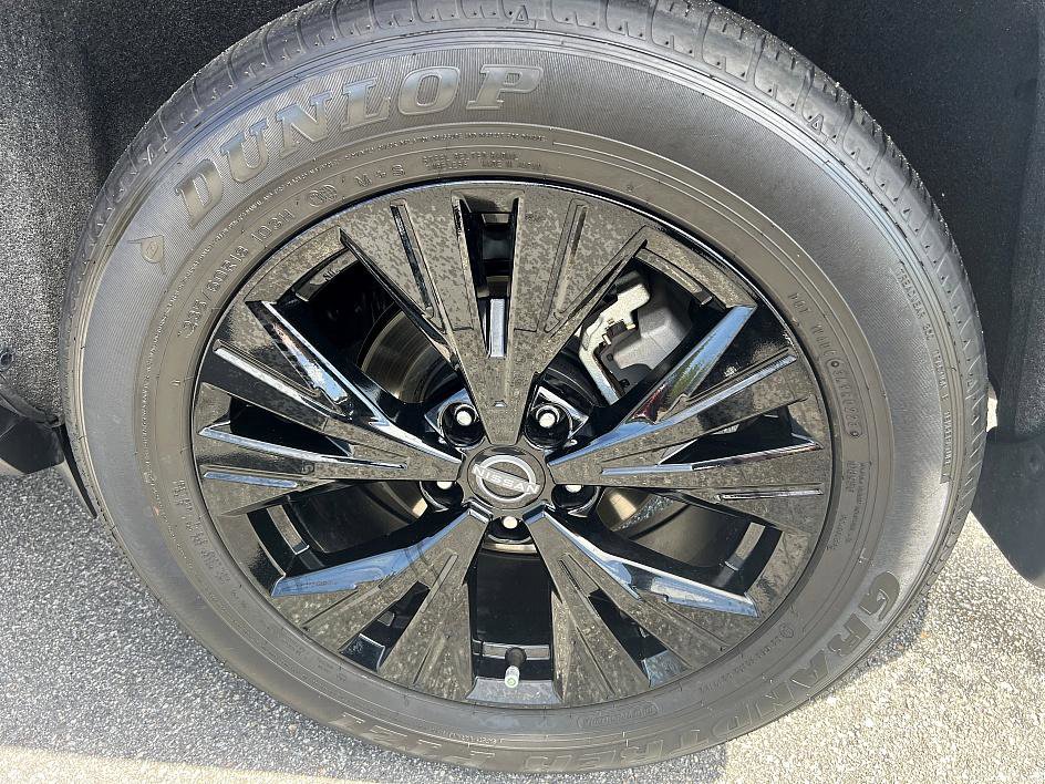 2023 Nissan Rogue SV photo 9
