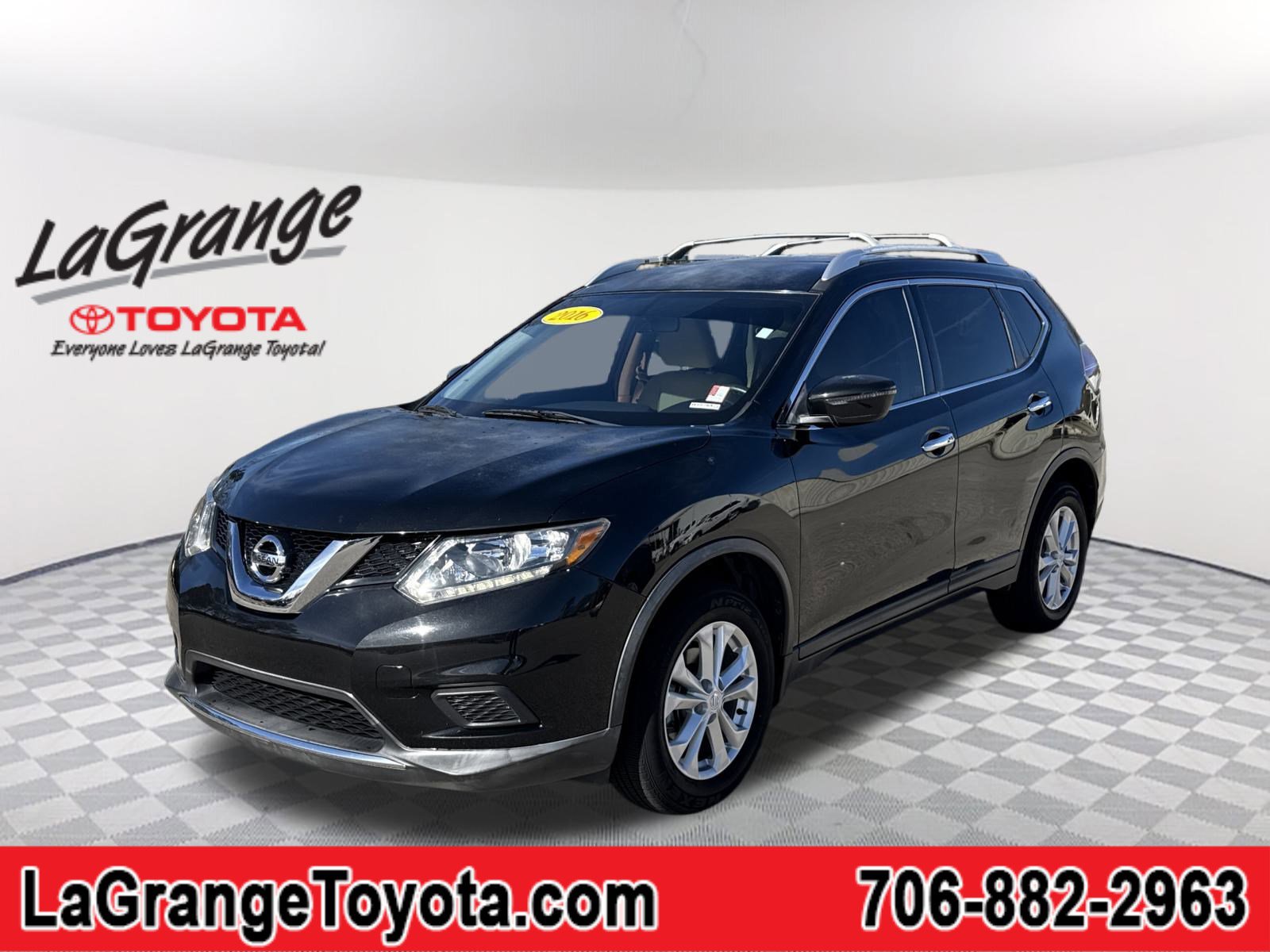 2016 Nissan Rogue SV's photo