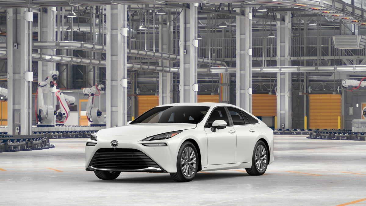 2025 Toyota Mirai XLE's photo