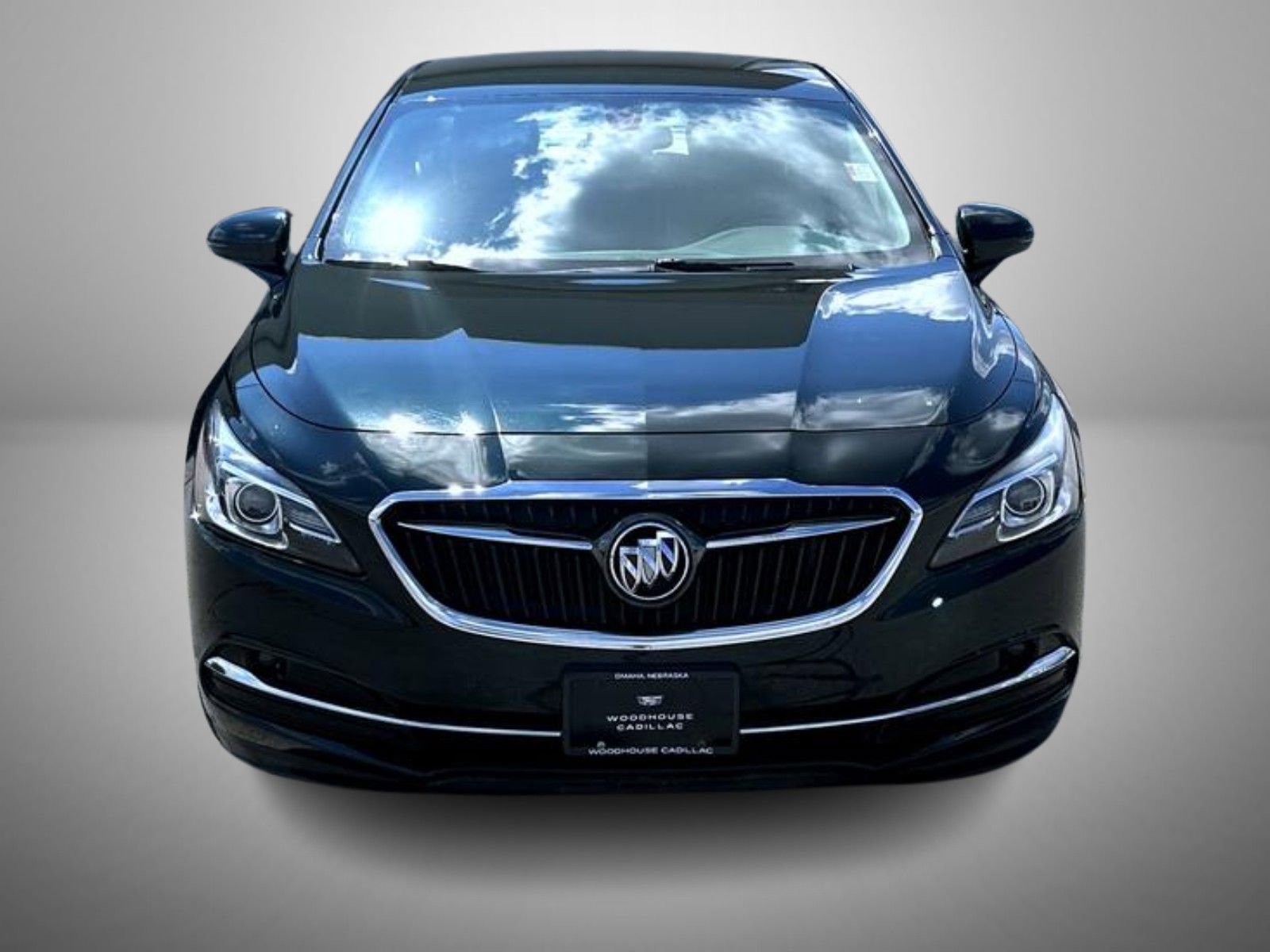 2017 Buick LaCrosse Preferred photo 2