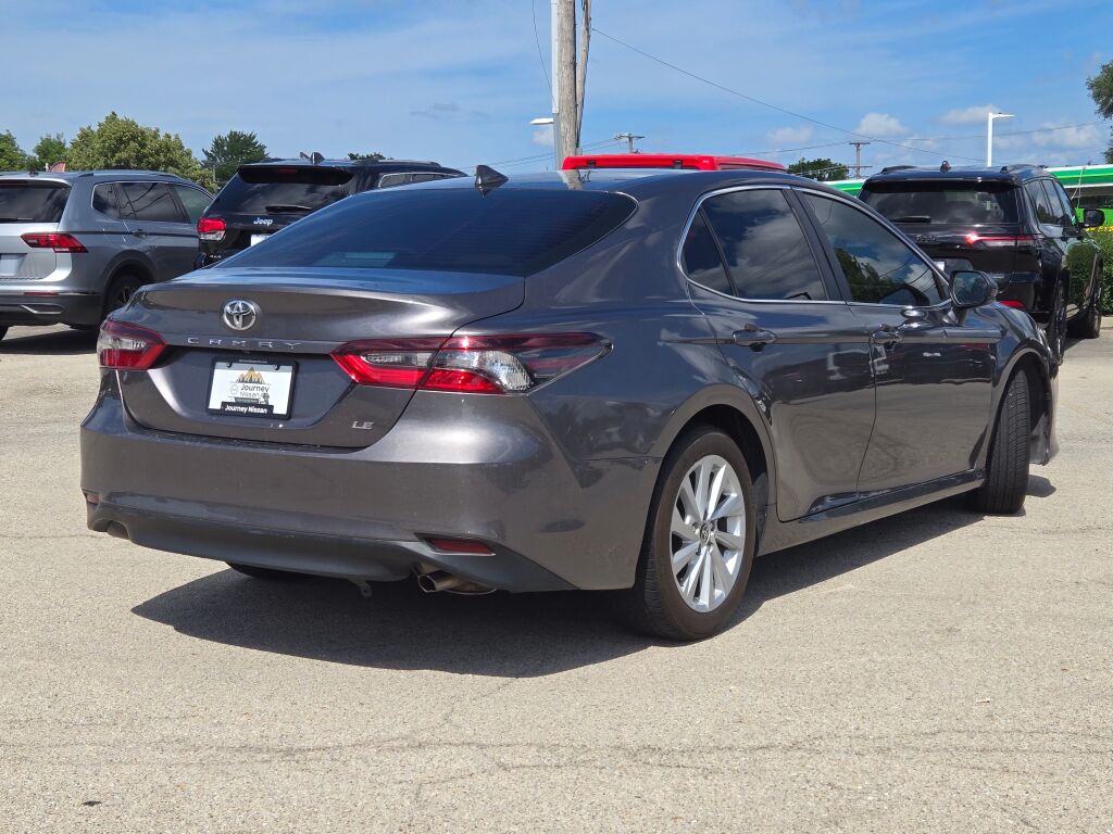 2022 Toyota Camry LE photo 9