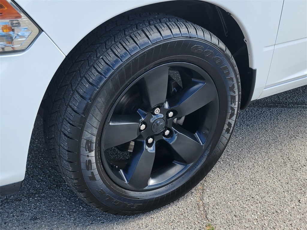 2016 Ram 1500 Express photo 11