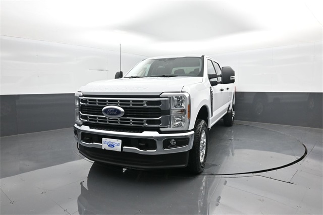 2026 Ford F-350 XLT photo 3