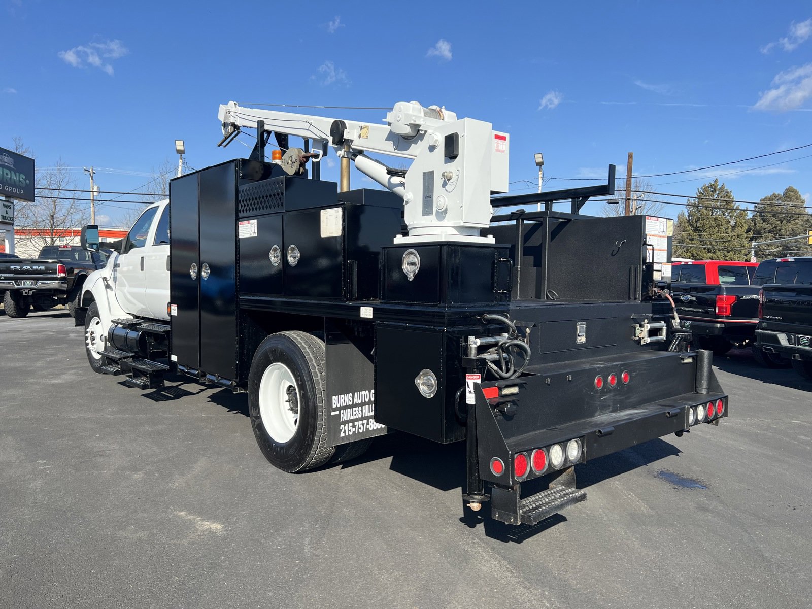 2013 Ford F-750 photo 4