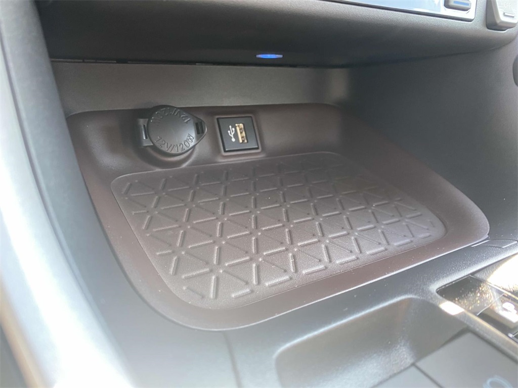 2025 Toyota RAV4 Limited photo 16