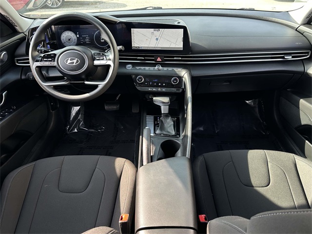 2024 Hyundai Elantra SEL photo 15