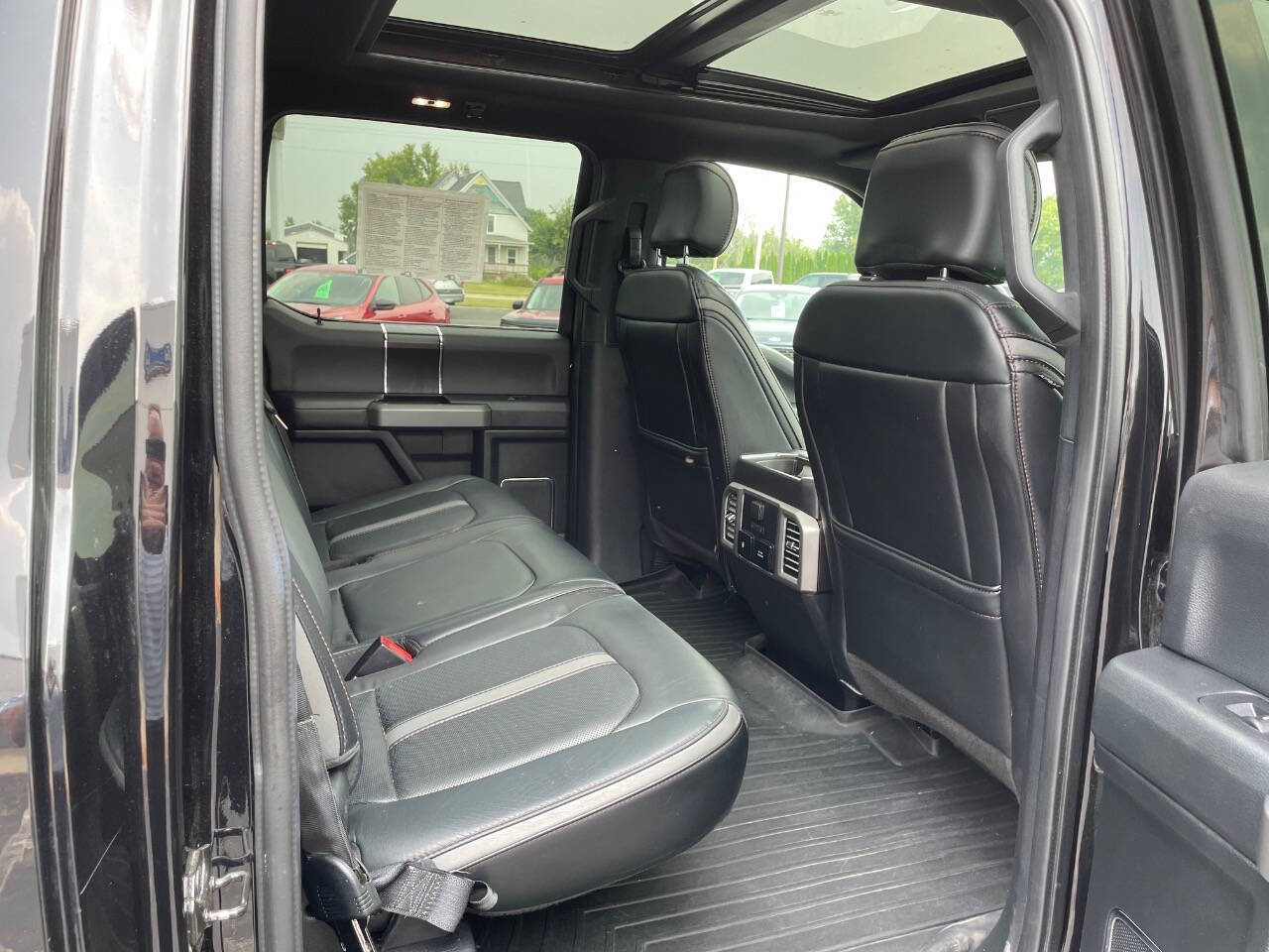 2019 Ford F-150 Platinum photo 7