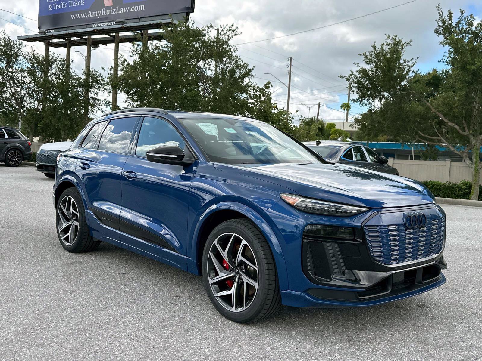 2025 Audi SQ6 photo 2