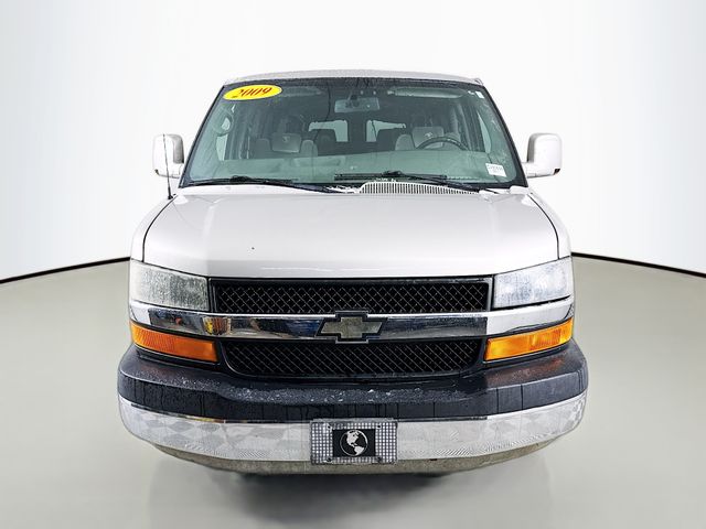 2009 Chevrolet Express 1500 photo 2