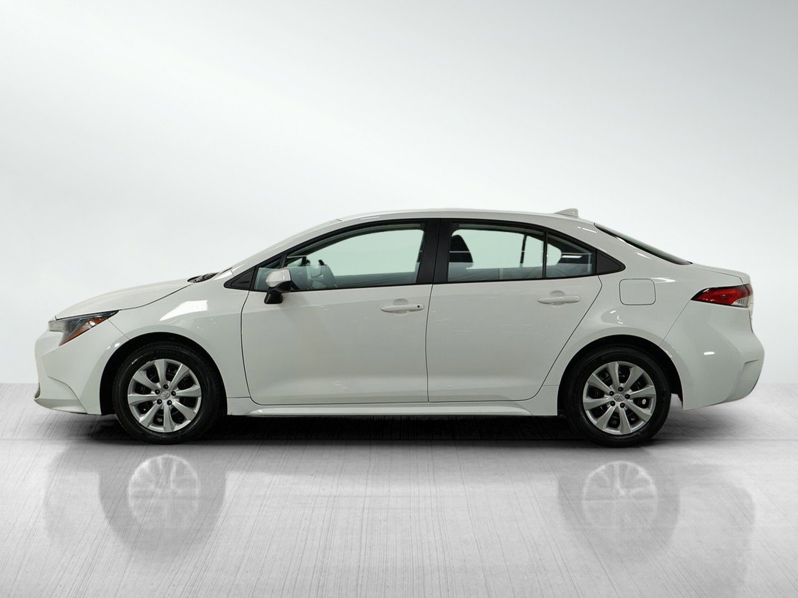 Used 2022 Toyota Corolla LE with VIN 5YFEPMAE4NP359951 for sale in Bloomington, Minnesota