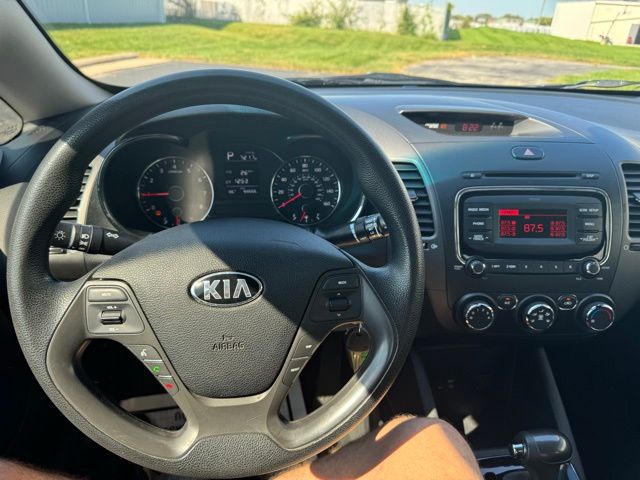 2017 Kia Forte LX Base photo 18