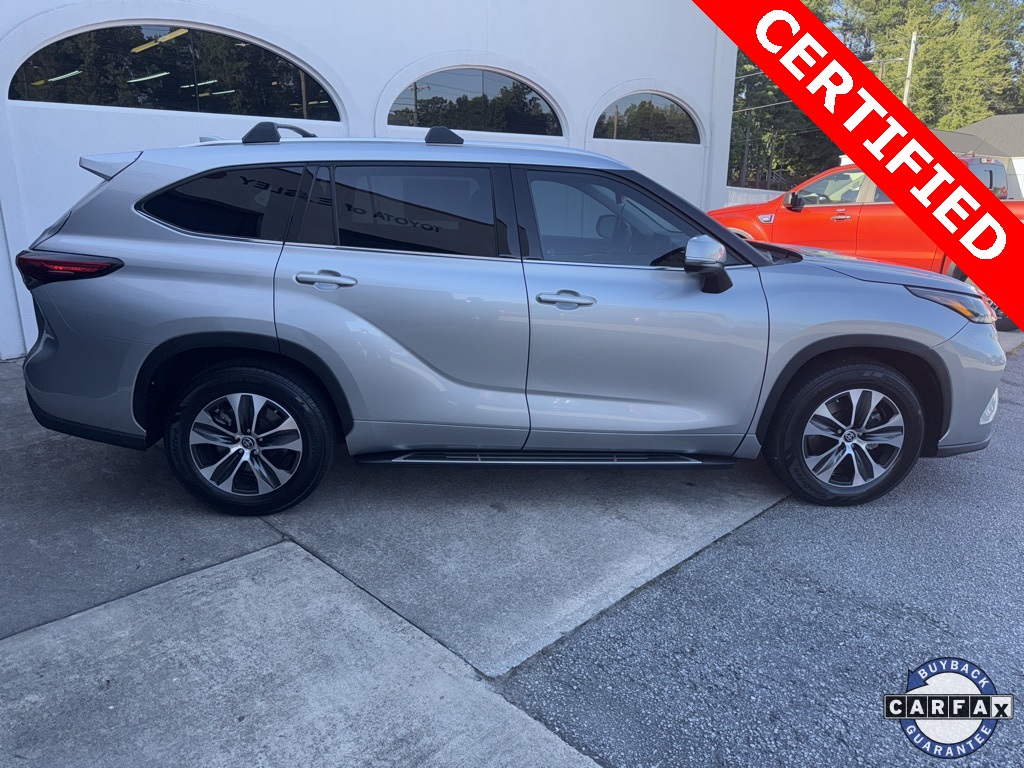 2021 Toyota Highlander XLE photo 4