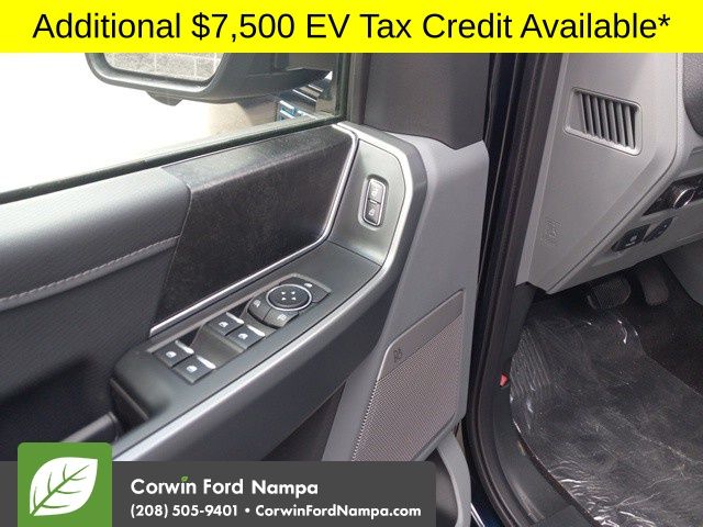2025 Ford F-150 Lightning photo 10