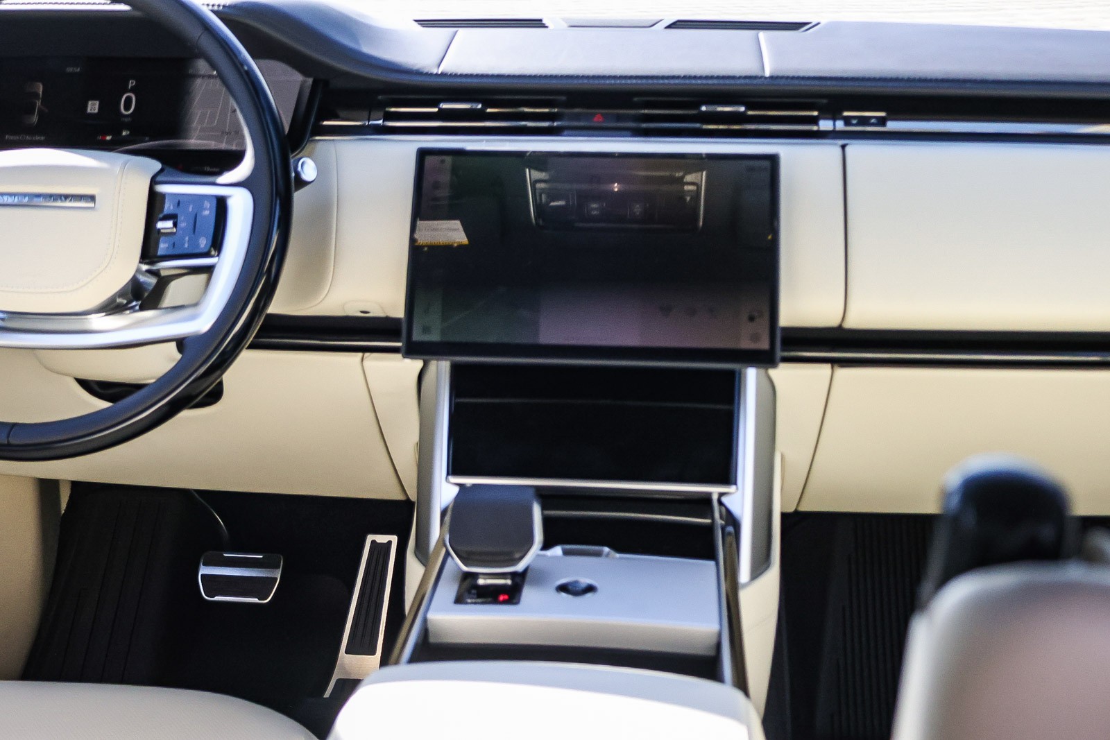 2025 Land Rover Range Rover SE photo 17