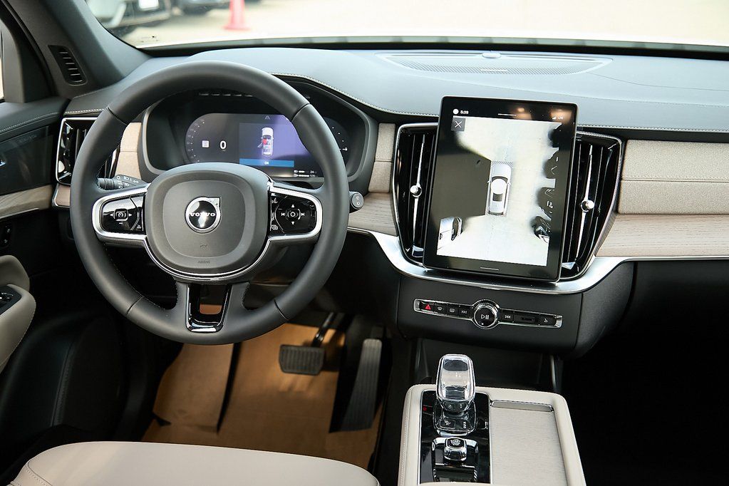 2026 VOLVO XC90 - Image 24