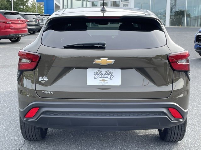 2024 Chevrolet Trax LS photo 3