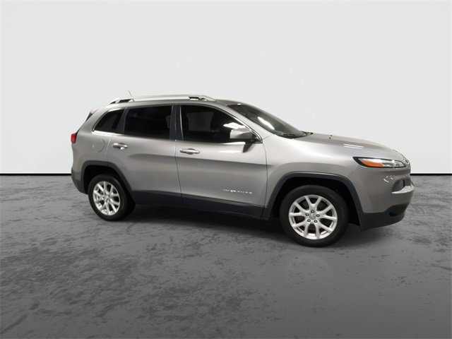 Used 2016 Jeep Cherokee Latitude with VIN 1C4PJLCBXGW297747 for sale in Davenport, IA