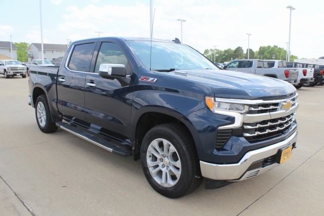 PRE-OWNED 2023 CHEVROLET SILVERADO 1500 LTZ