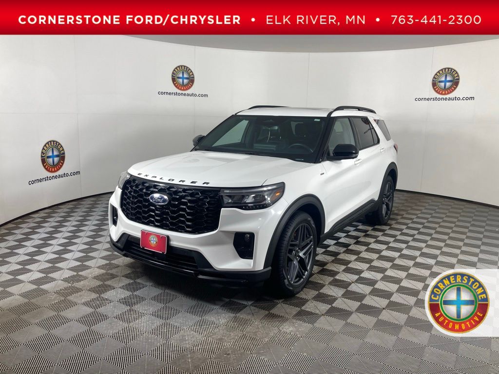 2025 Ford Explorer ST-LINE's photo