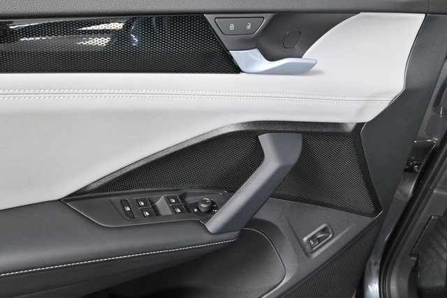 2025 Volkswagen Tiguan SE photo 7