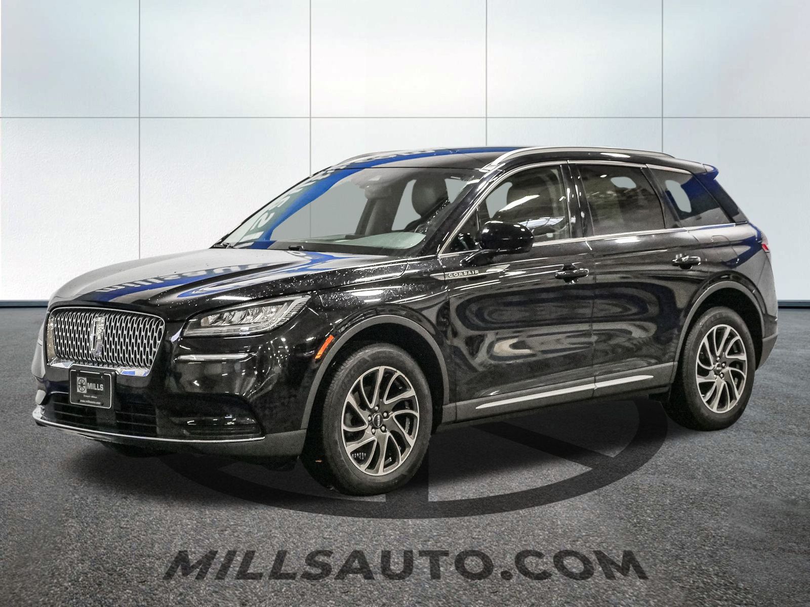 2020 Lincoln Corsair Standard photo 2