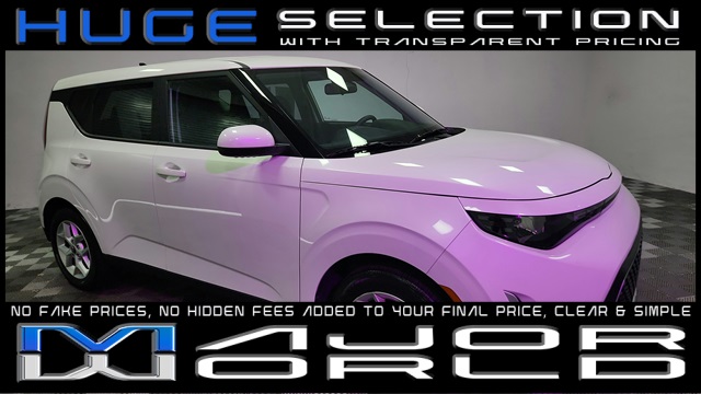 2025 Kia Soul LX's photo