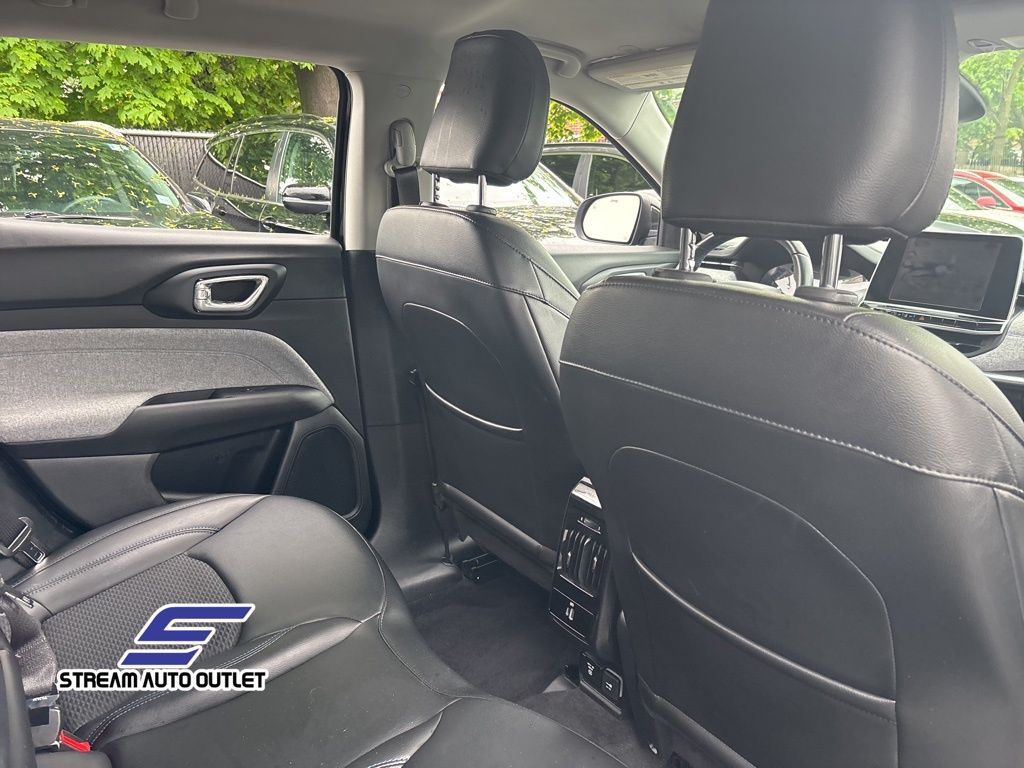 2022 Jeep Compass Latitude photo 11