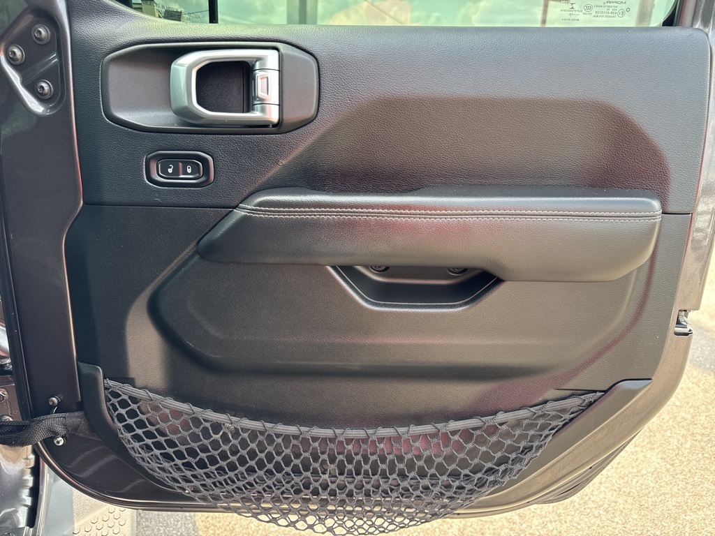 2018 Jeep Wrangler Unlimited Sahara photo 26