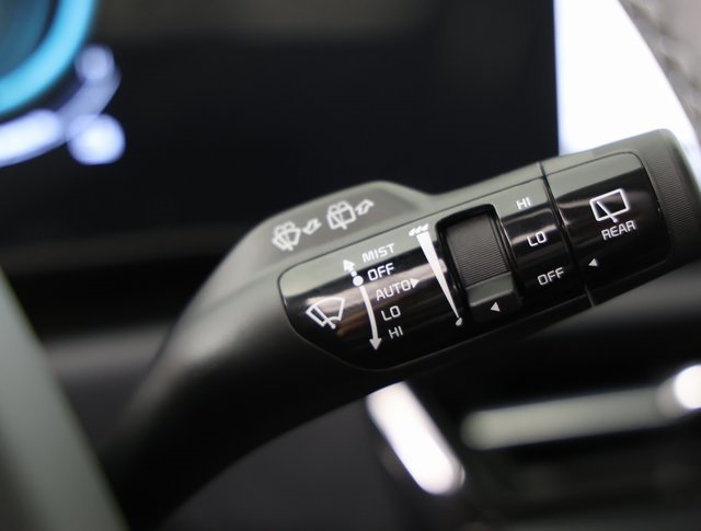 2025 Kia Niro SX photo 22