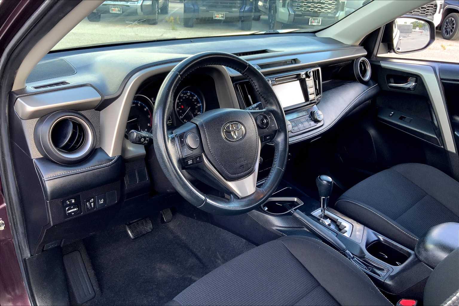 2018 Toyota RAV4 XLE photo 16