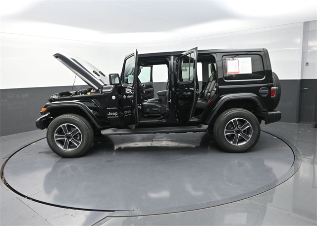 2023 Jeep Wrangler Sahara photo 34