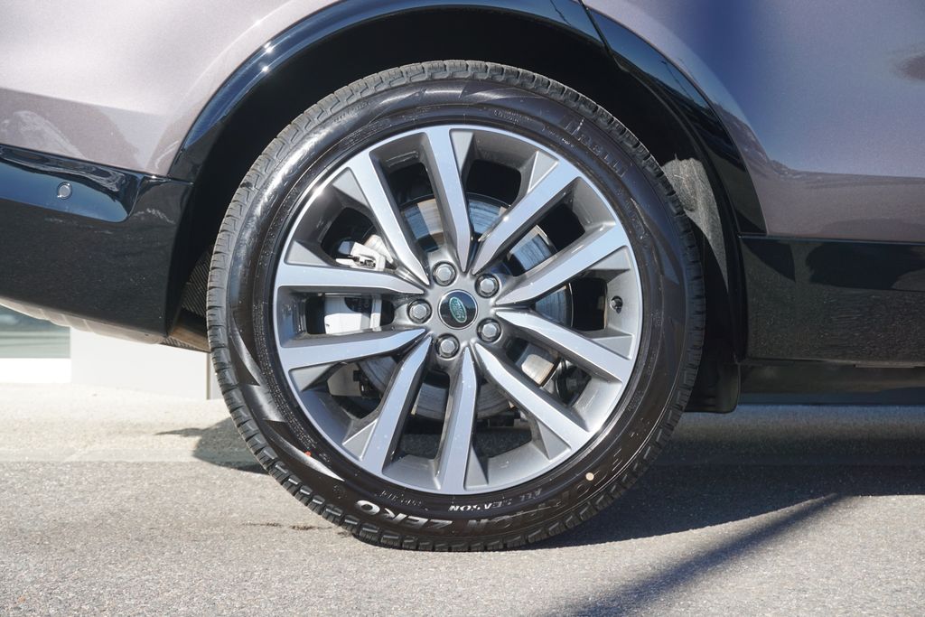 2025 Land Rover Discovery SE photo 33