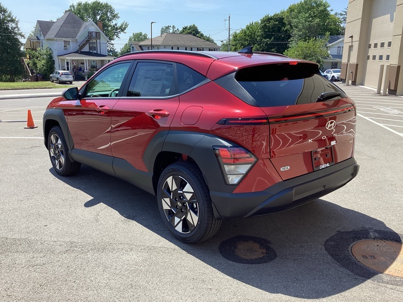 2025 Hyundai Kona SEL photo 4