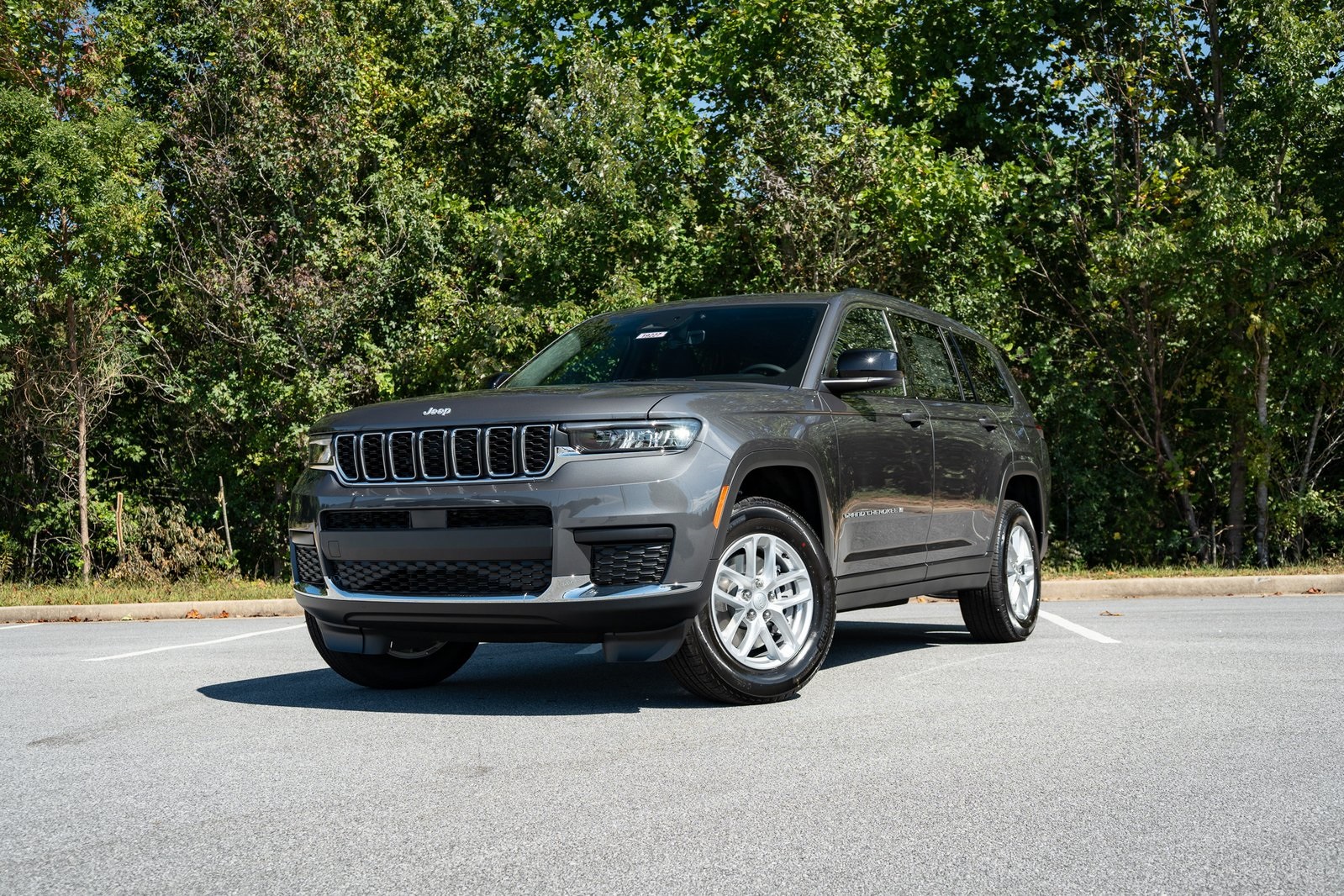 2025 Jeep Grand Cherokee L Laredo's photo