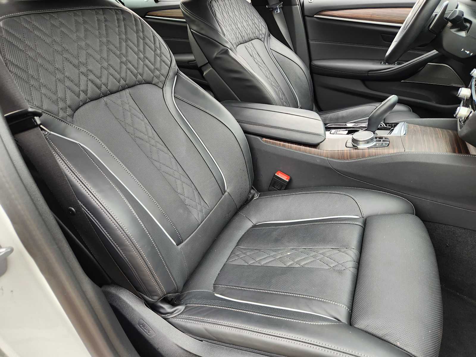 Certified Used 2023 Alpine White BMW 530e xDrive image 12