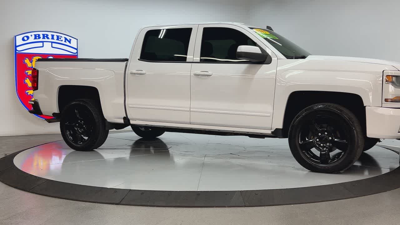2017 Chevrolet Silverado 1500 LT photo 3