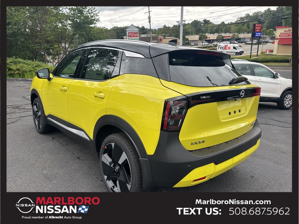 2025 Nissan Kicks SR photo 4