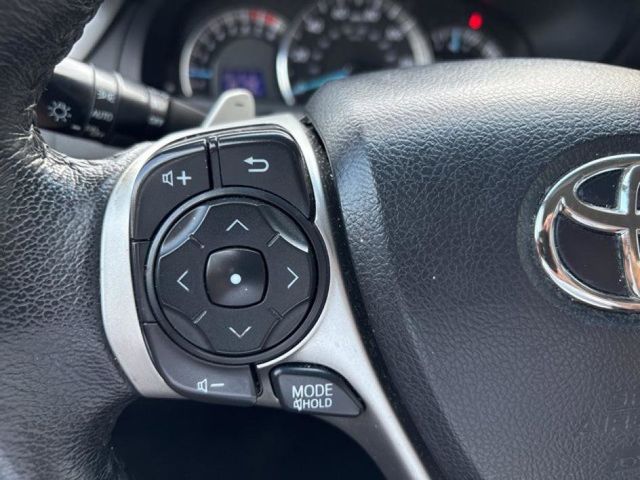 2012 Toyota Camry XLE photo 14