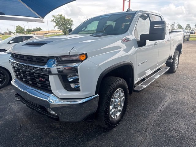 Used 2023 Summit White Chevrolet LT image 15