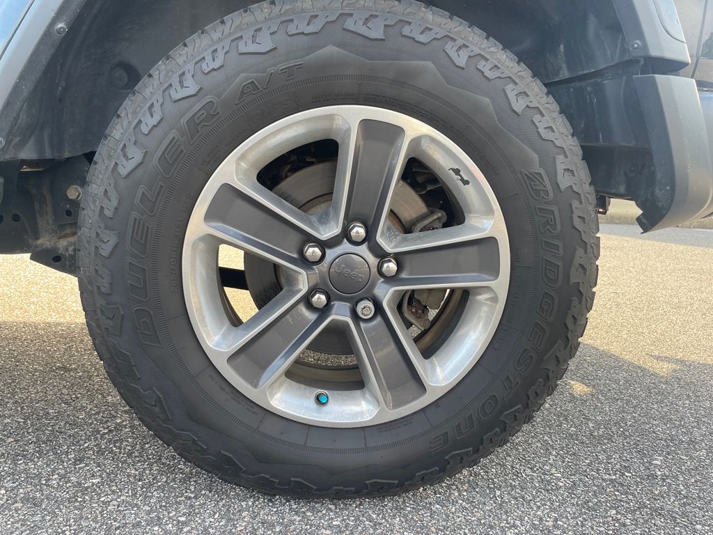 2020 Jeep Wrangler Unlimited Sahara photo 4