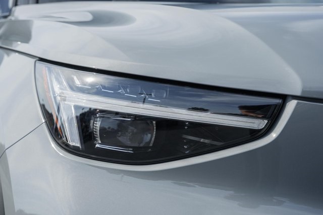 2026 Volvo XC40 photo 13